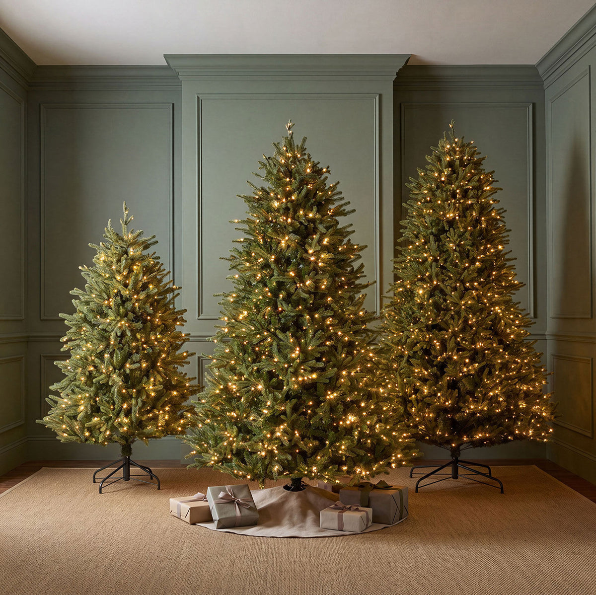 Natural Cut "Hallmark" Fir Tree 7.5' 1400 LED Lights