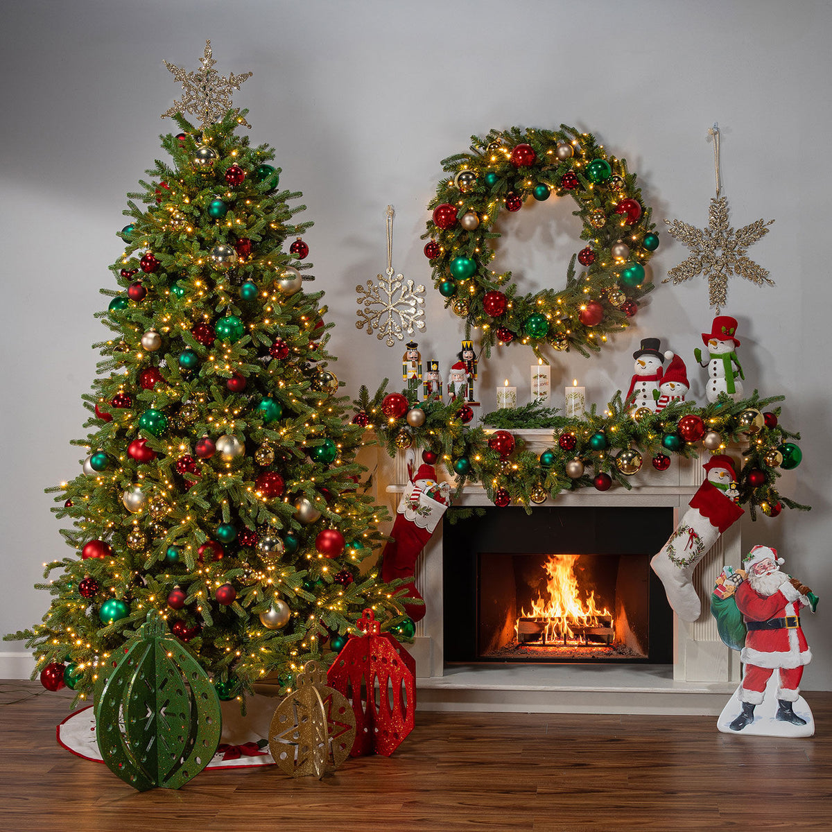 Natural Cut "Hallmark" Fir Wreath 36" 300 LED Lights