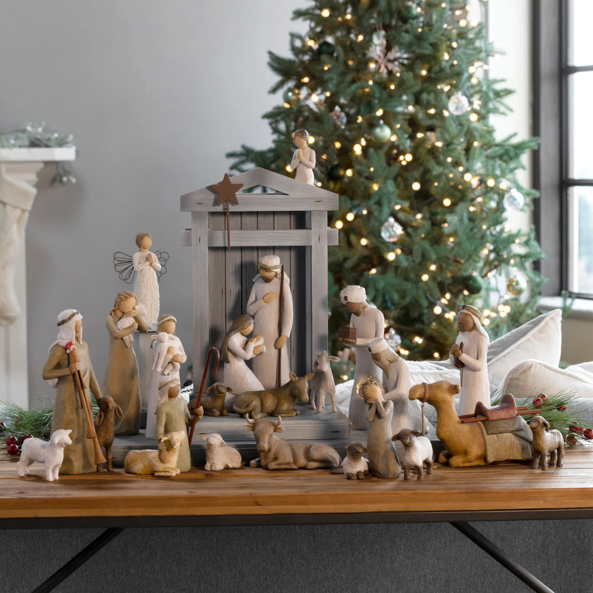 Nativity Premier plus Shepherds, Animals and Angels, 24-piece Set