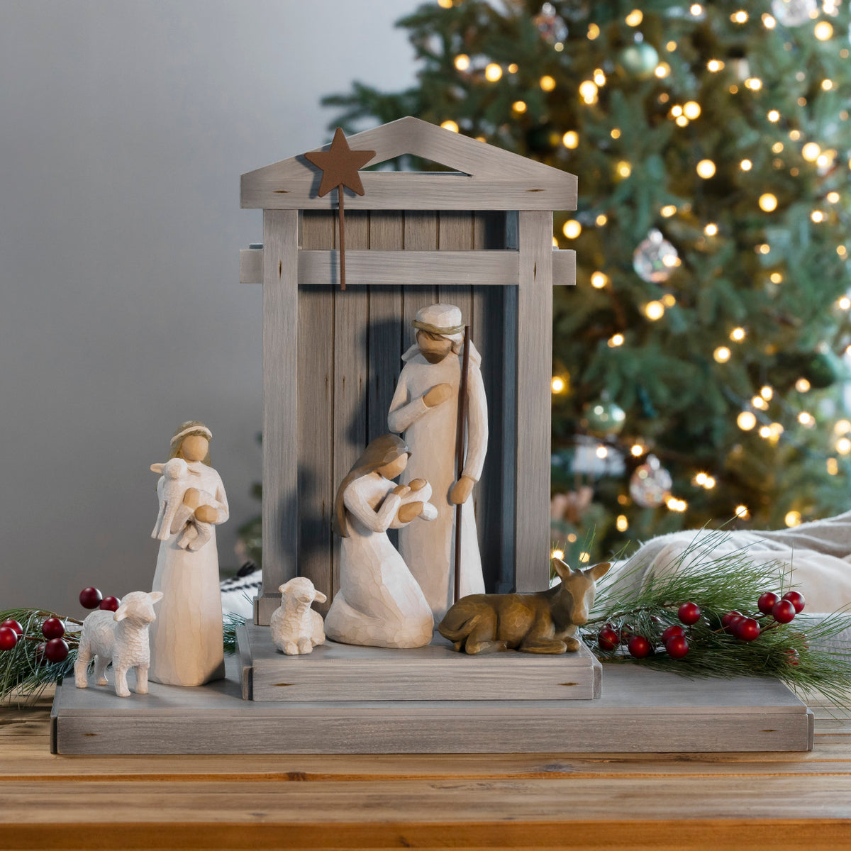 Nativity Deluxe: Starter Figures plus Crèche, 7-piece Set